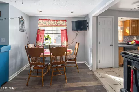 Dining - 1002 Strong St, Schenectady, NY 12307 photo 2 of 2