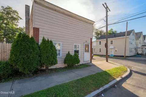 Exterior - 1002 Strong St, Schenectady, NY 12307 photo 5 of 5