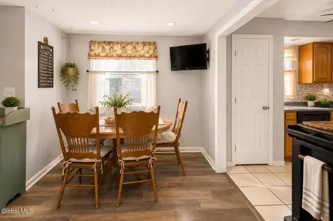 Dining - 1002 Strong St, Schenectady, NY 12307 photo 1 of 2