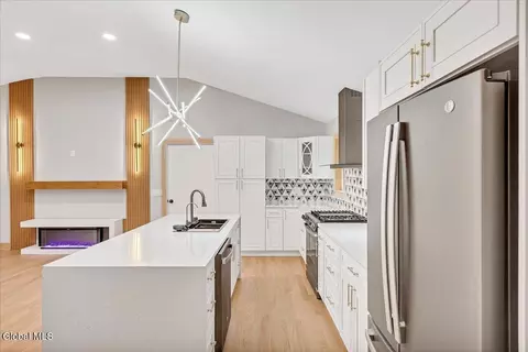 Kitchen - 49 Tabor Rd, Mechanicville, NY 12118 photo 4 of 8