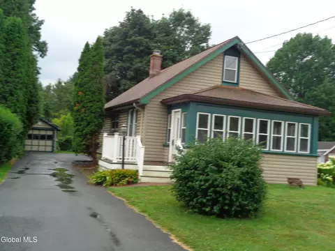 244 3rd Ave Ext, Rensselaer, NY 12144