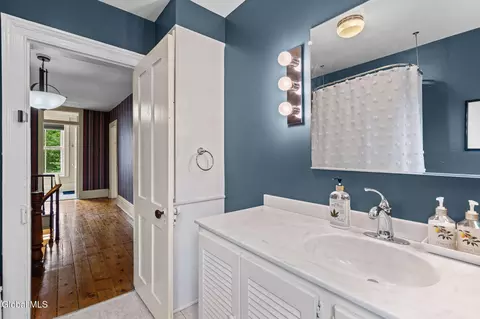 Bath - 33 Front St, Schenectady, NY 12305 photo 5 of 5