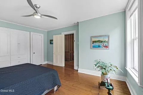 Bedroom - 33 Front St, Schenectady, NY 12305 photo 4 of 9