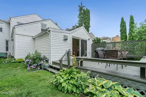 Exterior - 33 Front St, Schenectady, NY 12305 photo 5 of 9