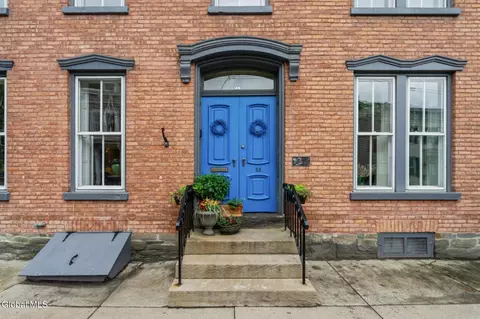 Exterior - 33 Front St, Schenectady, NY 12305 photo 2 of 9