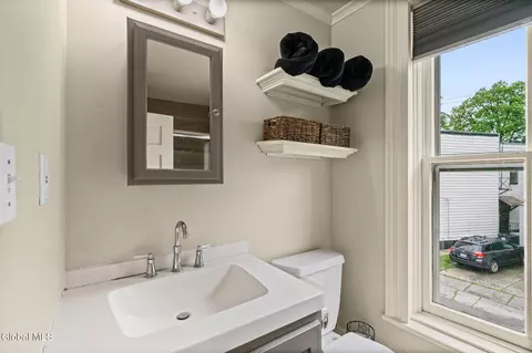 Bath - 33 Front St, Schenectady, NY 12305 photo 2 of 5