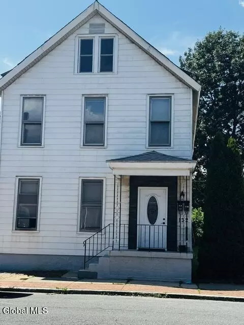 132 George St, Green Island, NY 12183