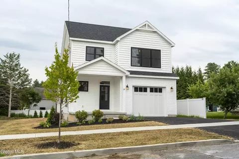 37 Newton Ave, Saratoga Springs, NY 12866