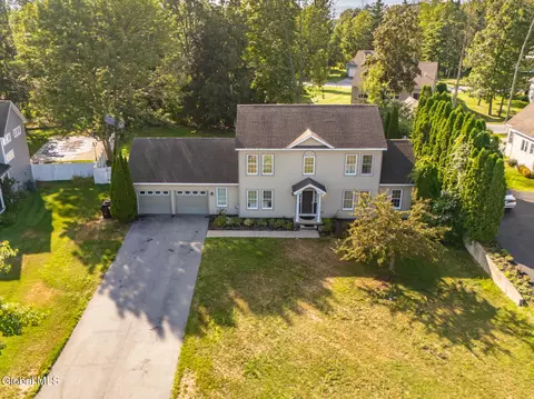 9 Woodcrest Dr, South Glens Falls, NY 12803