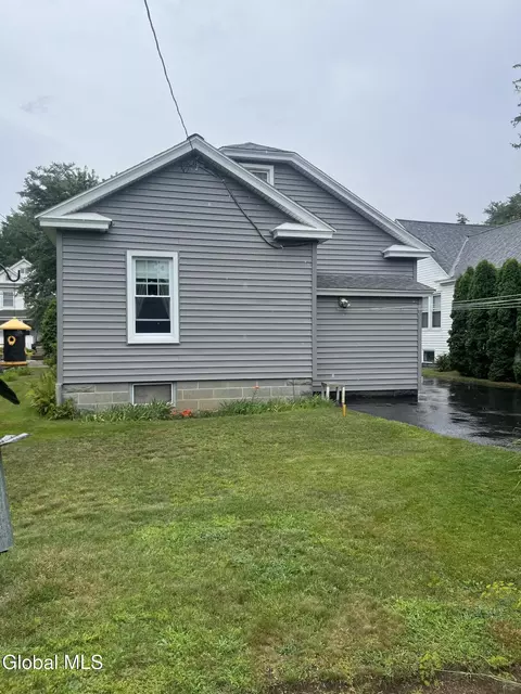 Exterior - 825 Dean St, Schenectady, NY 12309 photo 10 of 12