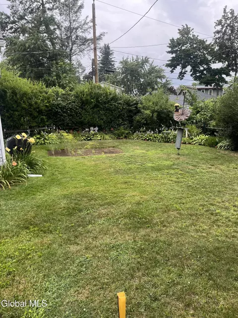 Exterior - 825 Dean St, Schenectady, NY 12309 photo 8 of 12