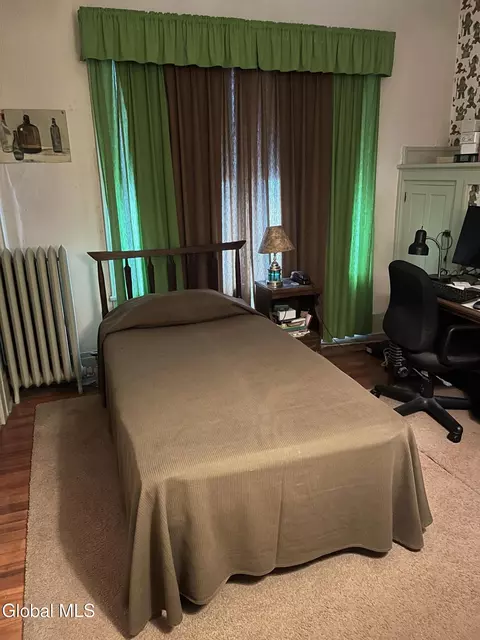 Bedroom - 825 Dean St, Schenectady, NY 12309 photo 4 of 8
