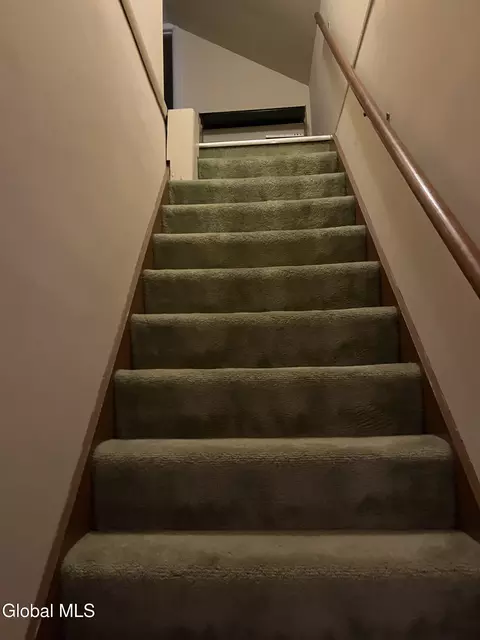 Entry Way - 825 Dean St, Schenectady, NY 12309 photo 1 of 2