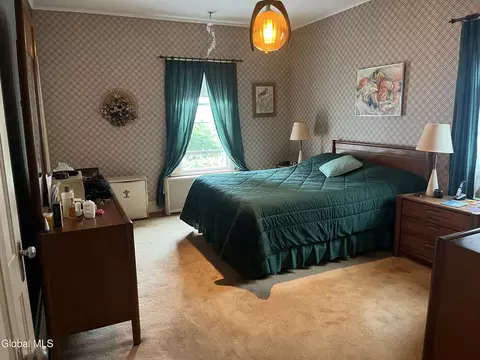 Bedroom - 825 Dean St, Schenectady, NY 12309 photo 1 of 8