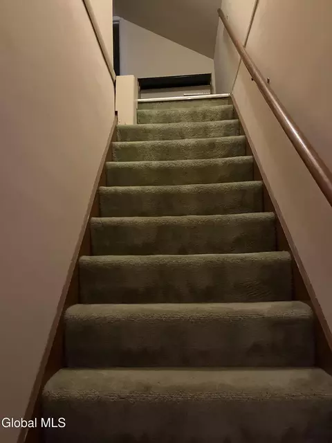 Entry Way - 825 Dean St, Schenectady, NY 12309 photo 2 of 2