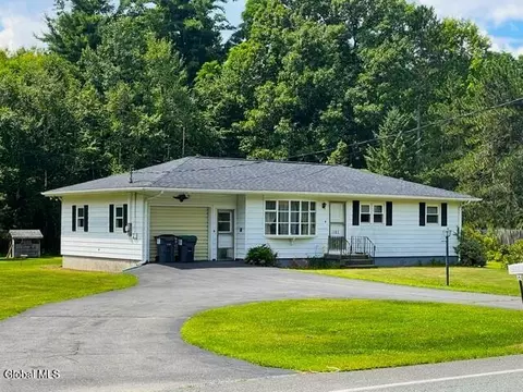 167 Stillwater Bridge Rd, Schaghticoke, NY 12154
