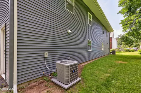 Exterior - 730 Bailey St, Schenectady, NY 12303 photo 5 of 5