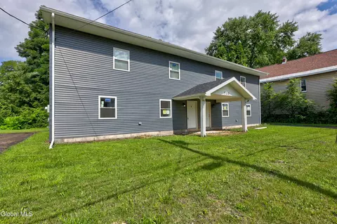 Exterior - 730 Bailey St, Schenectady, NY 12303 photo 2 of 5