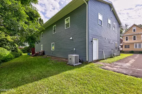 Exterior - 730 Bailey St, Schenectady, NY 12303 photo 4 of 5
