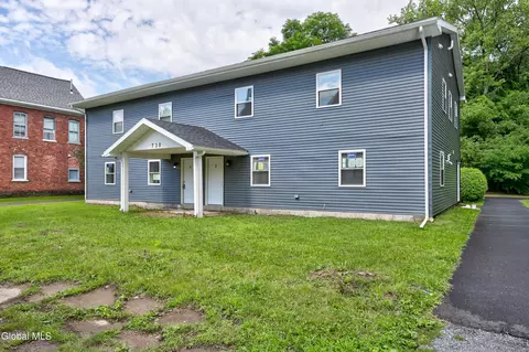Exterior - 730 Bailey St, Schenectady, NY 12303 photo 3 of 5