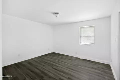 Bedroom - 730 Bailey St, Schenectady, NY 12303 photo 6 of 7