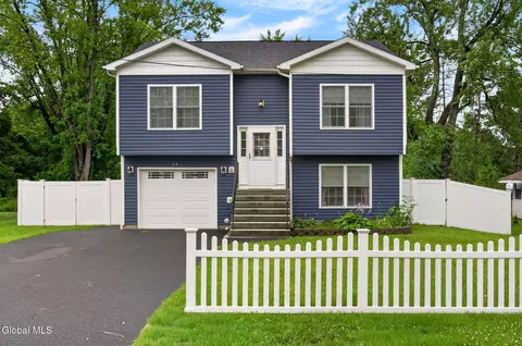 19 Start Ave, Rensselaer, NY 12144