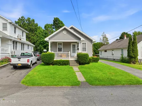 19 Grove Ave, Latham, NY 12110