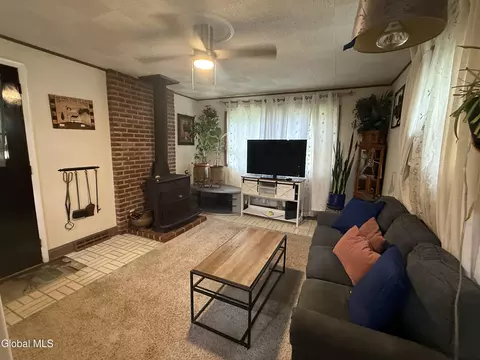 Living - 215 Elder St, Schenectady, NY 12304 photo 3 of 3
