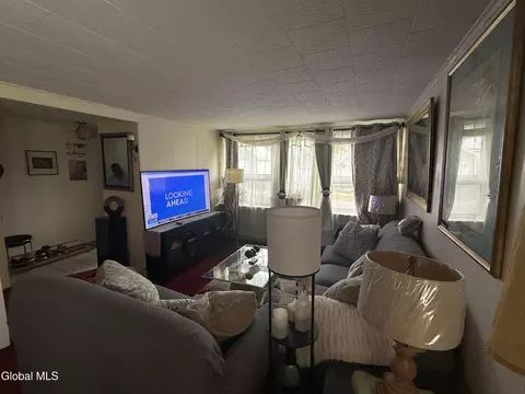Living - 215 Elder St, Schenectady, NY 12304 photo 2 of 3