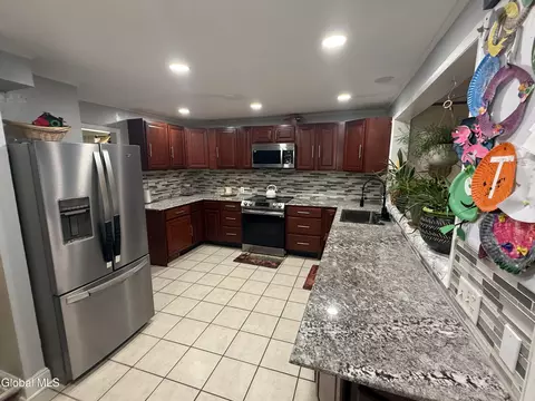 Kitchen - 215 Elder St, Schenectady, NY 12304 photo 2 of 3