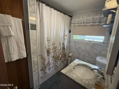 Bath - 215 Elder St, Schenectady, NY 12304 photo 2 of 2
