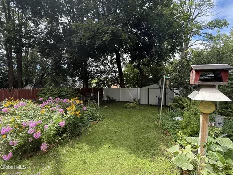 Exterior - 215 Elder St, Schenectady, NY 12304 photo 5 of 5