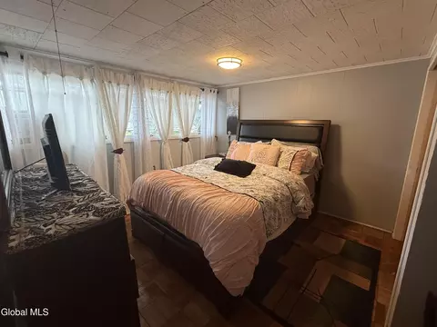 Bedroom - 215 Elder St, Schenectady, NY 12304 photo 2 of 3