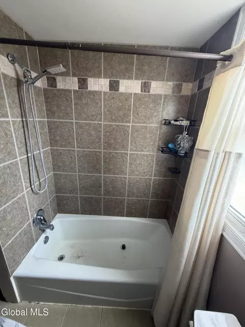 Bath - 1162 Forest Rd, Schenectady, NY 12303 photo 3 of 3