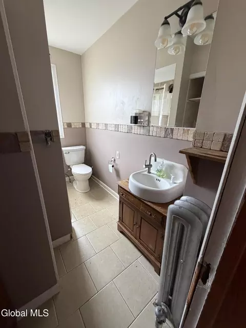 Bath - 1162 Forest Rd, Schenectady, NY 12303 photo 1 of 3