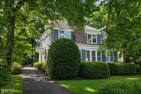 143 Manning Blvd, Albany, NY 12203