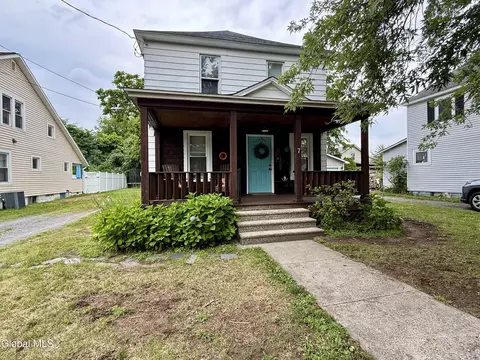7 Dudley St, Glens Falls, NY 12801