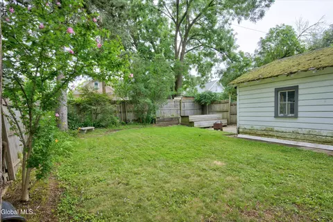 Exterior - 1452 Garner Ave, Schenectady, NY 12309 photo 7 of 12