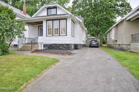 Exterior - 1452 Garner Ave, Schenectady, NY 12309 photo 2 of 12