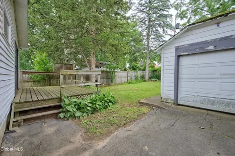 Exterior - 1452 Garner Ave, Schenectady, NY 12309 photo 4 of 12