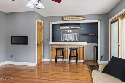 Living - 1452 Garner Ave, Schenectady, NY 12309 photo 3 of 7