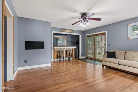 Living - 1452 Garner Ave, Schenectady, NY 12309 photo 6 of 7