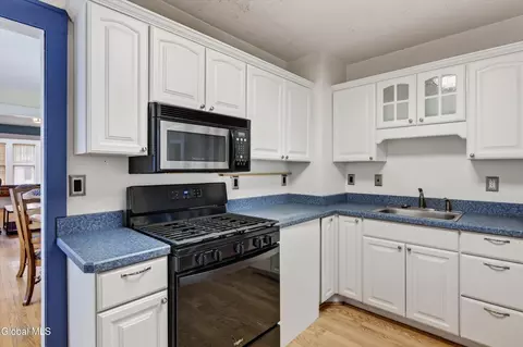 Kitchen - 1452 Garner Ave, Schenectady, NY 12309 photo 2 of 4