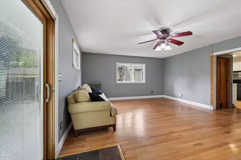 Living - 1452 Garner Ave, Schenectady, NY 12309 photo 4 of 7