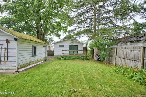 Exterior - 1452 Garner Ave, Schenectady, NY 12309 photo 11 of 12