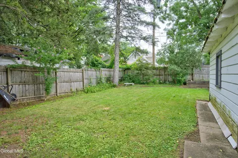 Exterior - 1452 Garner Ave, Schenectady, NY 12309 photo 6 of 12