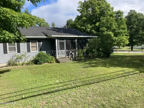 3 Whitney Ave, Schroon Lake, NY 12870