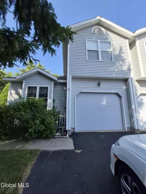 71 Old Mill Ln, Queensbury, NY 12804