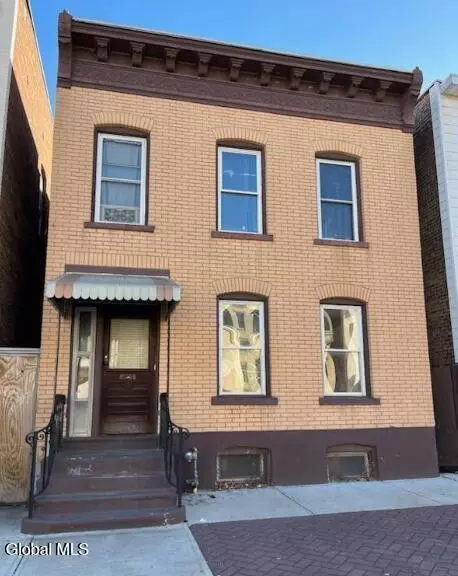 358 4th St, Troy, NY 12180