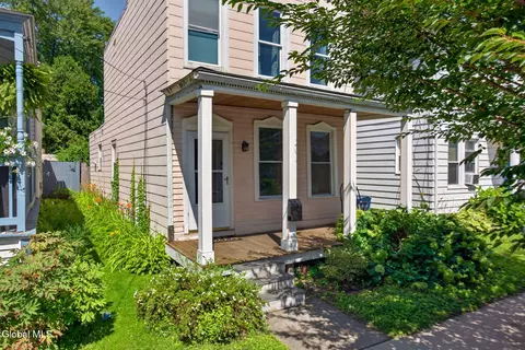 33 Grove Ave, Albany, NY 12208